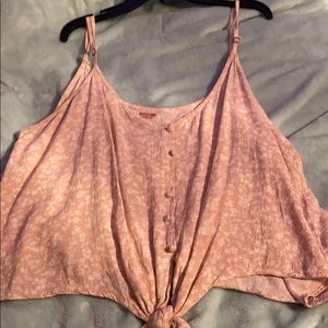 pink tank top